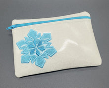 Load image into Gallery viewer, Snowflake applique ITH Bag (5 sizes available) machine embroidery design DIGITAL DOWNLOAD