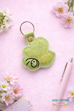 Load image into Gallery viewer, Bee Minimalist Snap tab (Single and Mutli files included) machine embroidery design DIGITAL DOWNLOAD