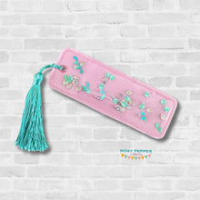 Load image into Gallery viewer, Basic shaker 5x7 bookmark —FEB 26 MB—machine embroidery design DIGITAL DOWNLOAD