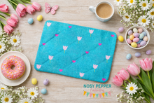Load image into Gallery viewer, Tulip Quilted Mug Rug Embroidery Design – 4 Sizes – Envelope &amp; Turned Styles – Digital Download