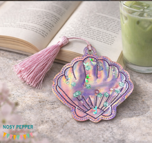 Load image into Gallery viewer, Shell shaker bookmark/bag tag/ornament machine embroidery file DIGITAL DOWNLOAD