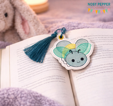 Load image into Gallery viewer, Firefly sketchy bookmark/bag tag/ornament 4x4 machine embroidery design DIGITAL DOWNLOAD