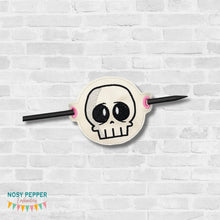 Load image into Gallery viewer, Skull Bun cover machine embroidery design DIGITAL DOWNLOAD