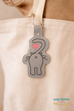 Load image into Gallery viewer, Cat Butt Heart Snap Tab Machine Embroidery Design – Digital Download
