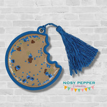 Load image into Gallery viewer, Cookie shaker bookmark/bag tag/ornament machine embroidery file DIGITAL DOWNLOAD