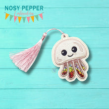 Load image into Gallery viewer, Jellyfish Applique bookmark machine embroidery file DIGITAL DOWNLOAD