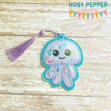 Load image into Gallery viewer, Jellyfish applique shaker bookmark/bag tag/ornament machine embroidery file DIGITAL DOWNLOAD
