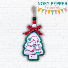 Load image into Gallery viewer, Christmas Cake applique shaker ornament/bookmark/bag tag machine embroidery file DIGITAL DOWNLOAD