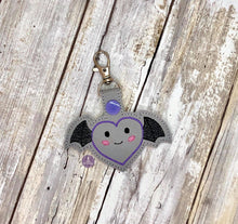 Load image into Gallery viewer, Heart Bat Snap tab machine embroidery design DIGITAL DOWNLOAD