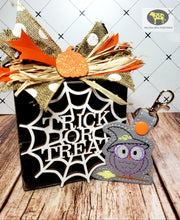 Load image into Gallery viewer, Witch Owl Snap tab single and multi files included machine embroidery design DIGITAL DOWNLOAD