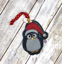 Load image into Gallery viewer, Penguin Ornament 4x4 machine embroidery design DIGITAL DOWNLOAD