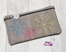 Load image into Gallery viewer, Snowflake ITH Bag 5 sizes available includes matching charm and ornament machine embroidery design DIGITAL DOWNLOAD