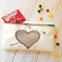 Load image into Gallery viewer, Sketchy heart ITH bag 5 sizes available machine embroidery design DIGITAL DOWNLOAD