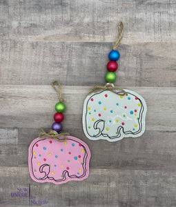 Elephant Cracker bookmark/bag tag/ornament machine embroidery design DIGITAL DOWNLOAD